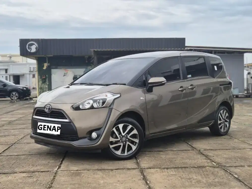 (DP 15jt) Low Km Toyota Sienta V AT 2018 Tgn1 pajak panjang Siap Pakai