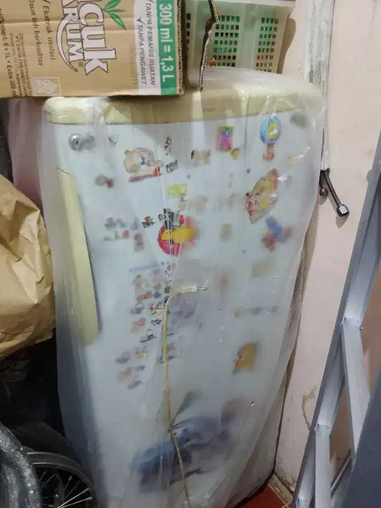 Di jual kulkas 1 pintu