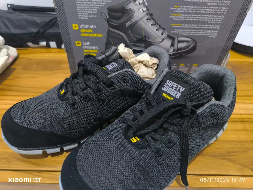 Sepatu Safety Jogger Morris Black 41