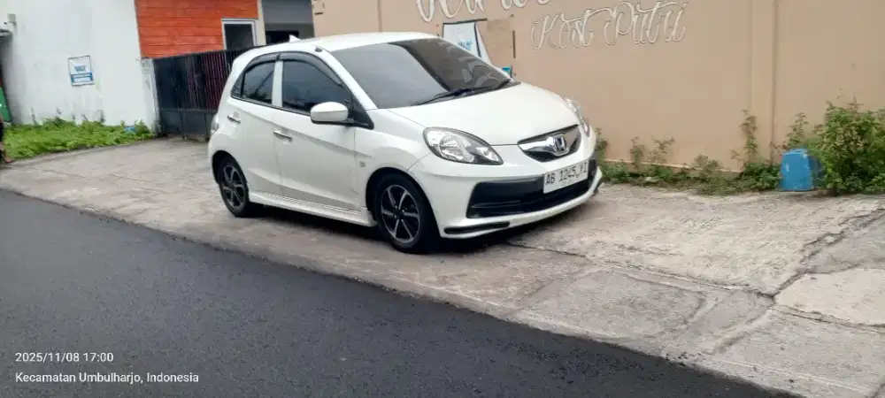 Dijual cepat Brio putih siap paki