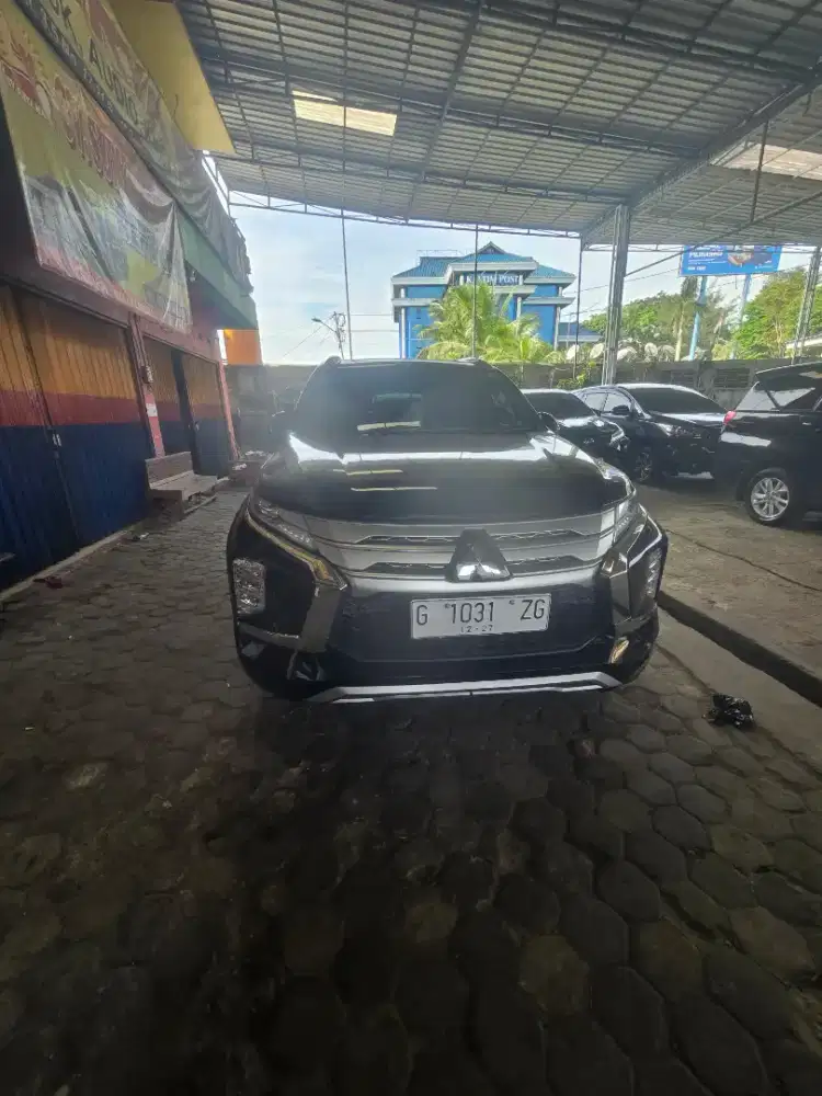Promo dp 30 juta. Pajero dakar ultimate 4x4 matic 2022 hitam