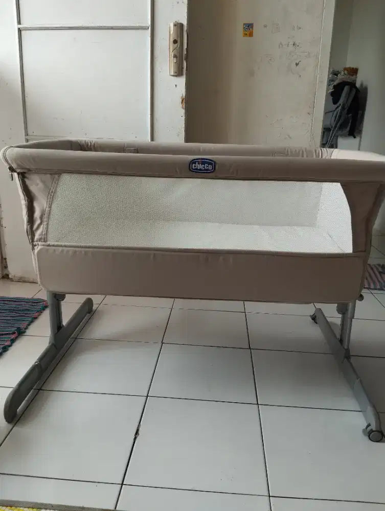 Baby box chicco next to me 2