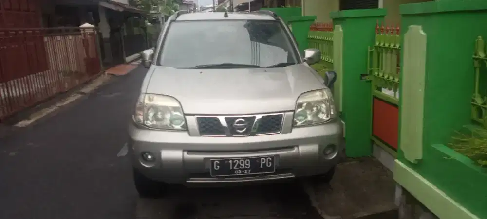 Di jual nissan xtrail 2,5 ST Matic
