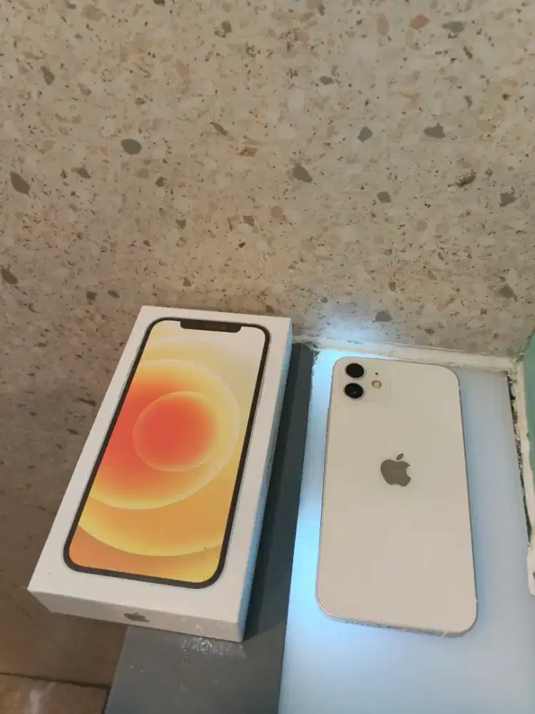 Iphone 12 128gb baru sama putih
