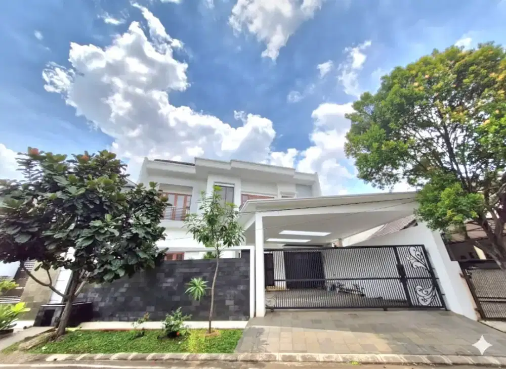 Rumah baru mewah fasilitas swimming pool di Duren sawit jakarta timur