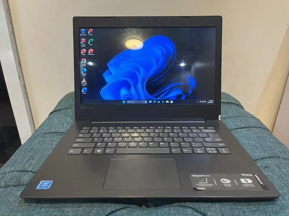 Laptop Lenovo ideapad 330 (second). 2 jutaan normal dan bergaransi