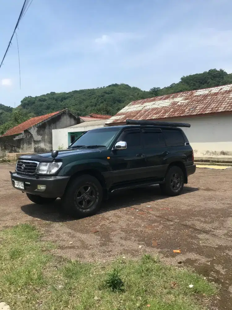 Toyota land kruiser tahun 2000