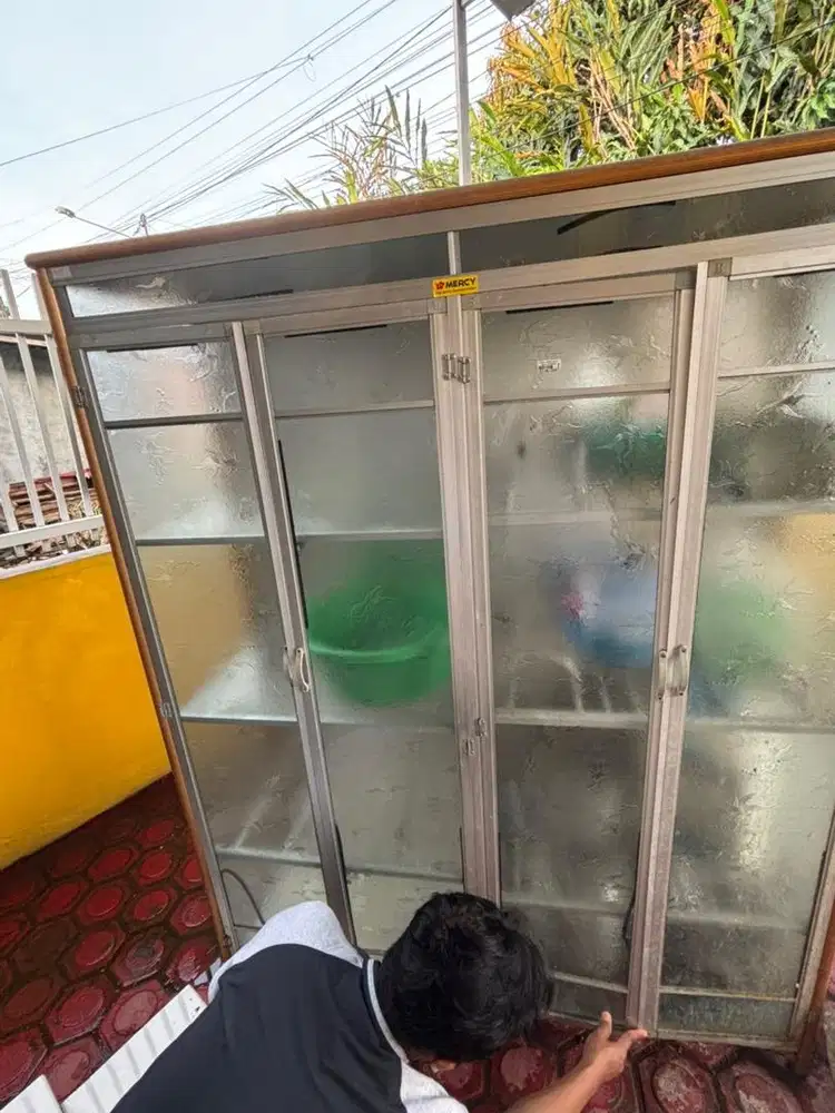 Rak Piring 4 pintu merk MERCY