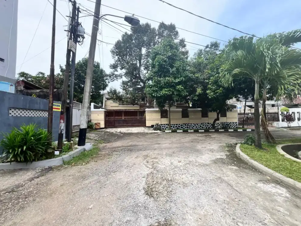 Tanah Strategis, 3,6 Km Gerbang Tol Limo utama