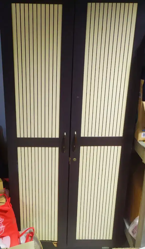Jual Lemari 2 pintu tanpa kaca merk Olympia sandar dinding