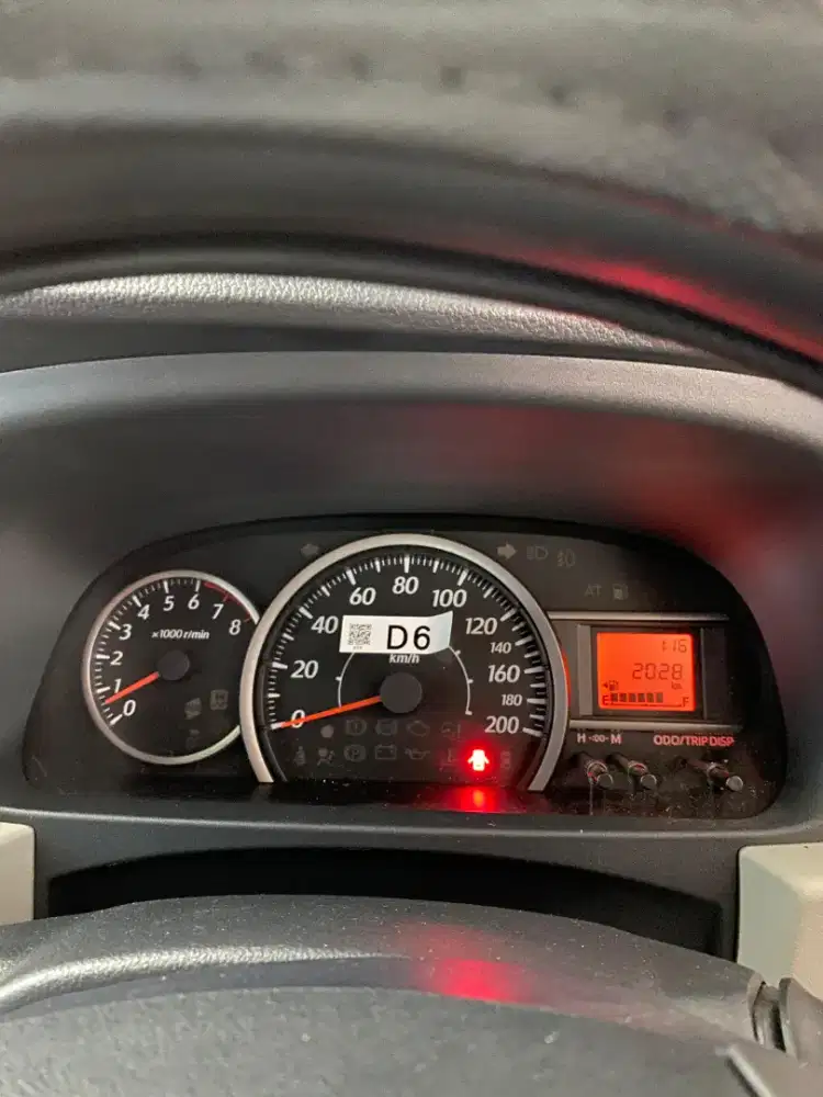 Like new km 2000 Asli sigra R manual