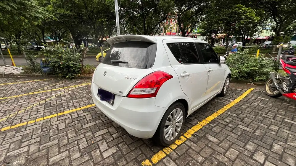 Suzuki Swift 2015 Bensin