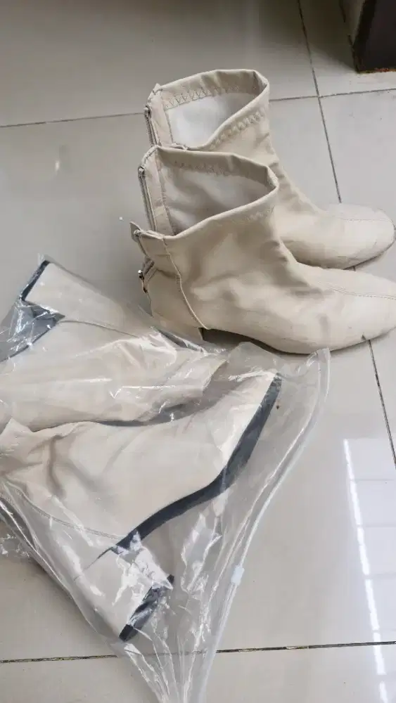 Sepatu boots baru dan second