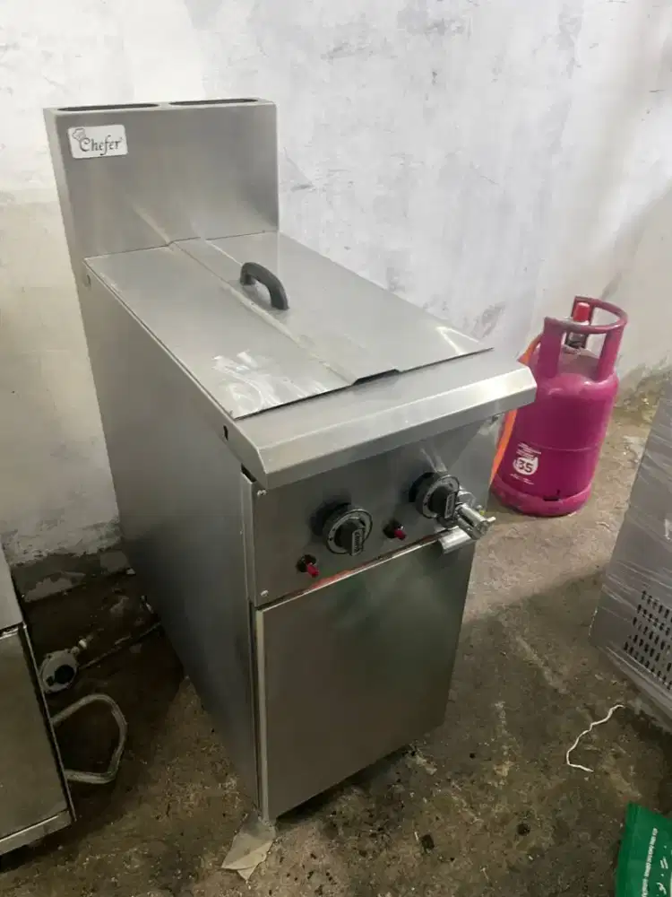 Chefer Noodle Boiler 6 Lubang

Dual Burner+Pemantik