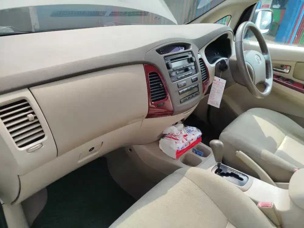 Kijang Innova automatic.