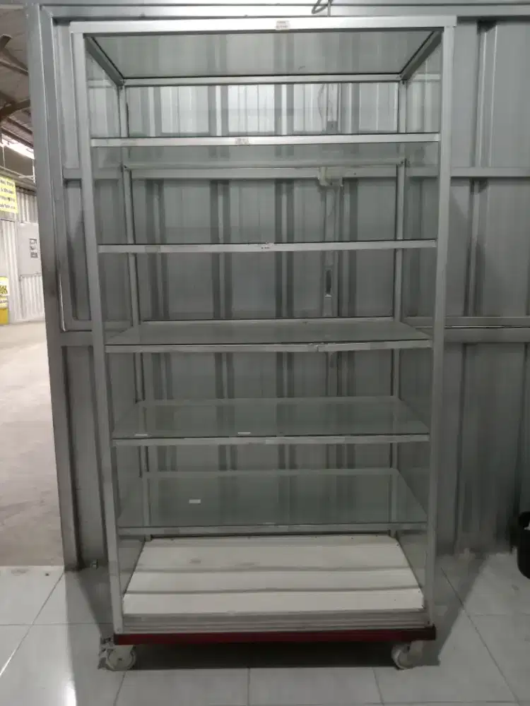 Dijual Etalase kaca second siap pakai