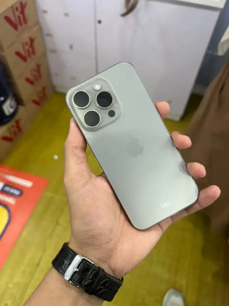 Iphone 15pro 128 resmi indo