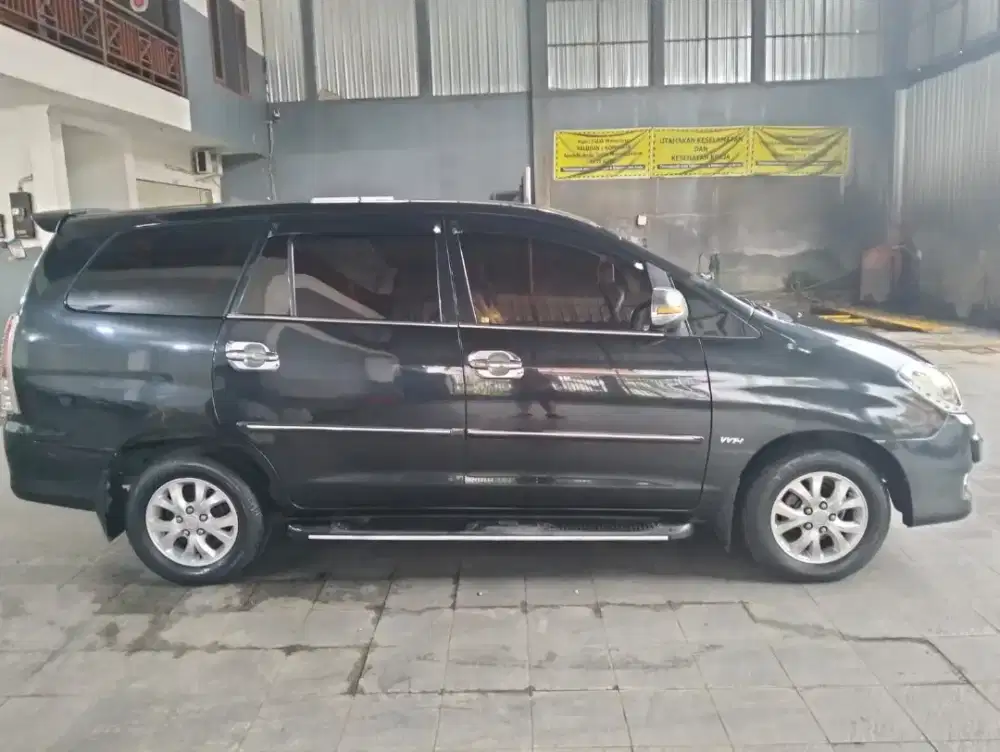 Dijual Mobil Bekas Kijang Innova 2010