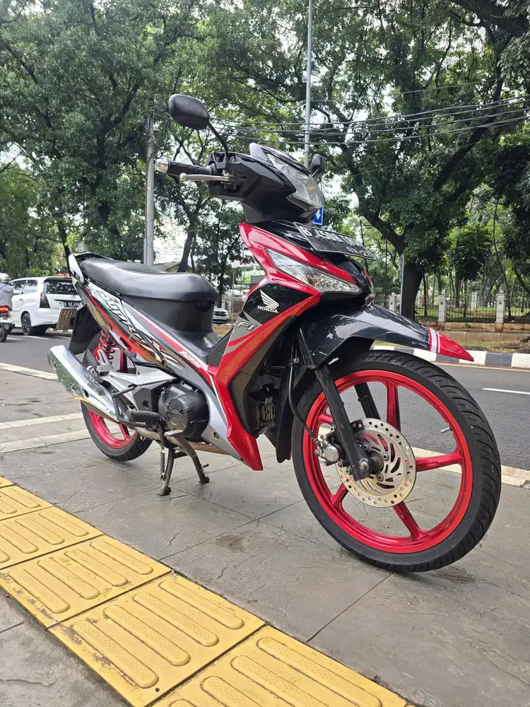 DIJUAL CASH HONDA SUPRA 125 INJEKSI TAHUN 2016 PAJAK IDUP SIAP PAKAI