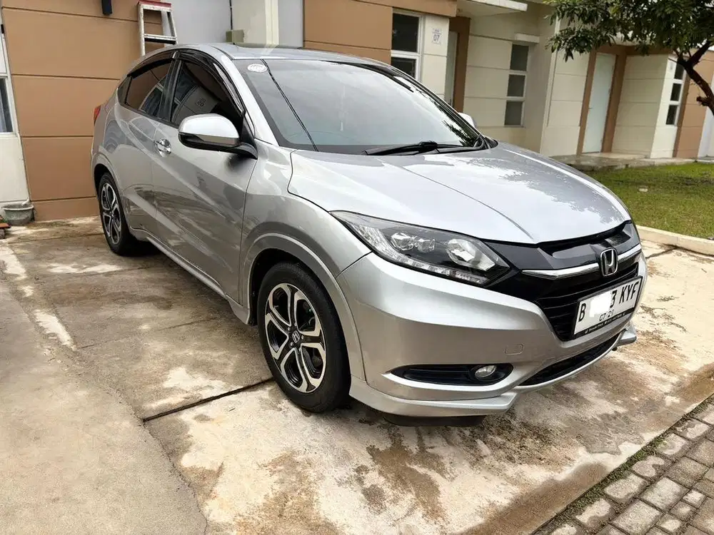 Honda HR-V Prestige 1.8 AT 2016 – Abu-Abu Metalik / Silver Ganji190.00