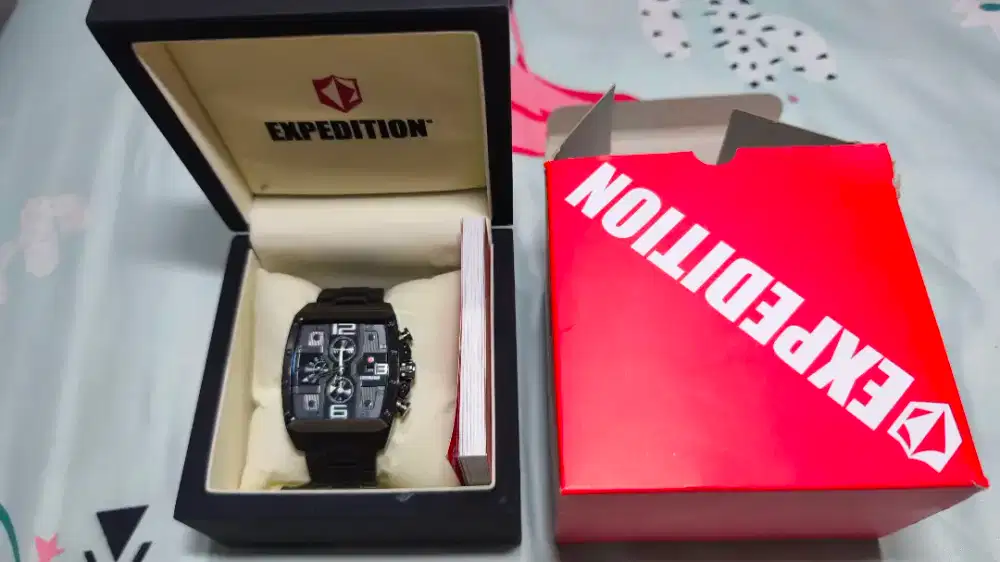 Jam Tangan Pria Expedition Original – Chronograph Black Edition