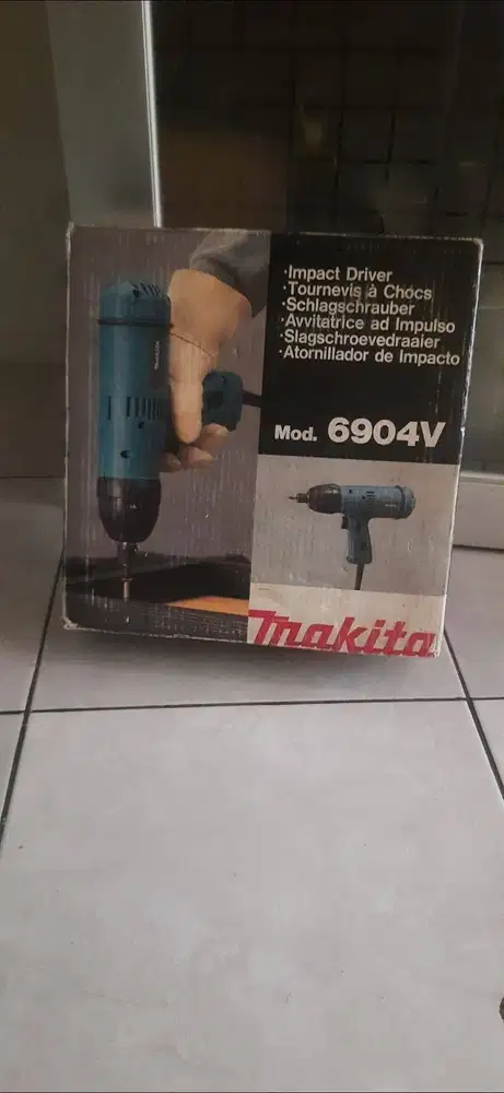Makita Impact Driver 6904V
