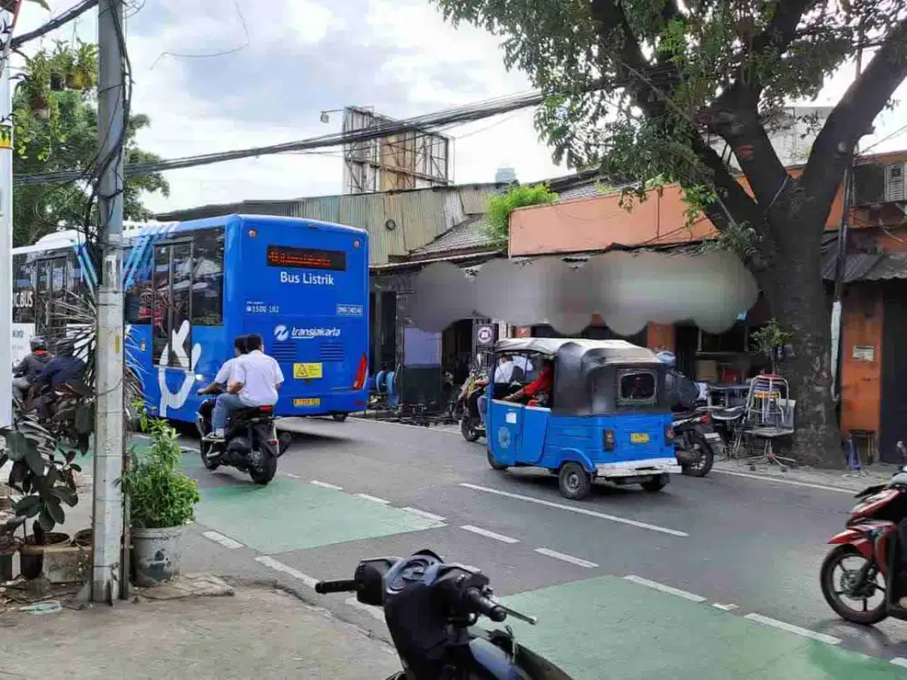 Kos-kosan Zona Komersil 300 m² Harga di Bawah NJOP di Tebet Jakarta-Selatan