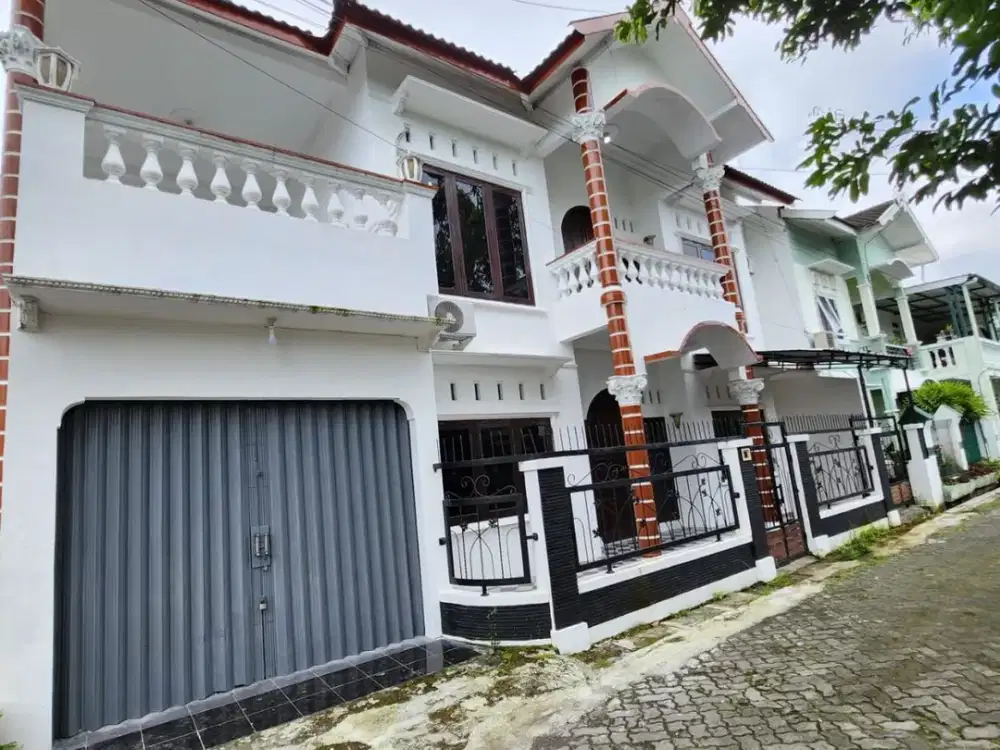 DIJUAL RUMAH  HOOK MEWAH  NAN MENARIK dekat kampus UNISA,UMY