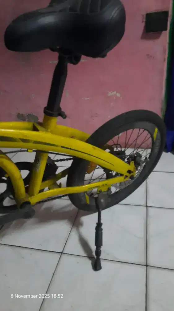 Sepeda Exotic warna kuning