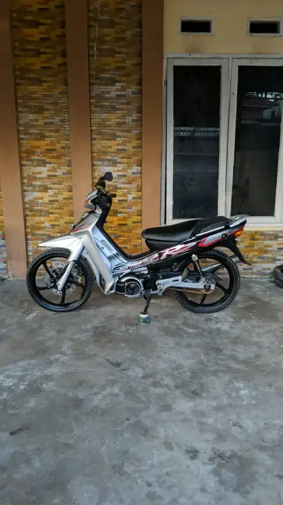 F1zr 2003 SS Lengkap