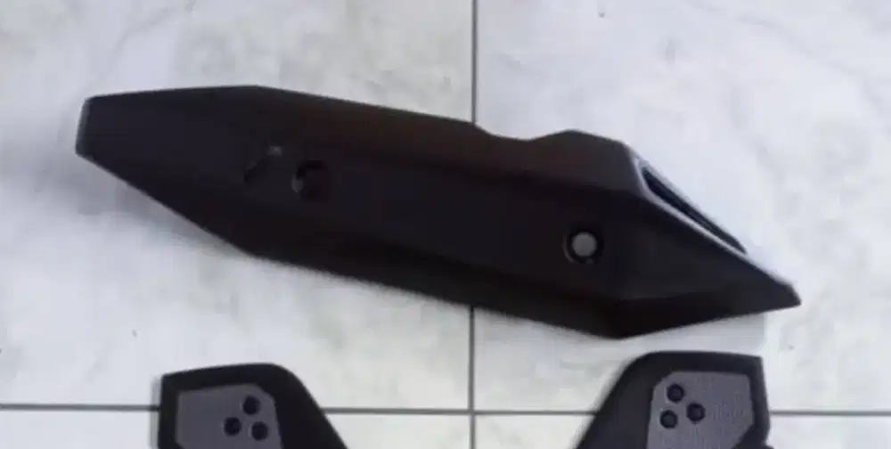 Tameng knalpot Vario + kampas rem