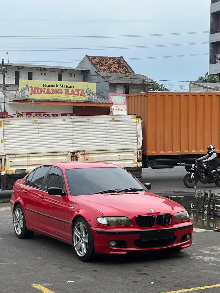 BMW 318i 2003 Bensin