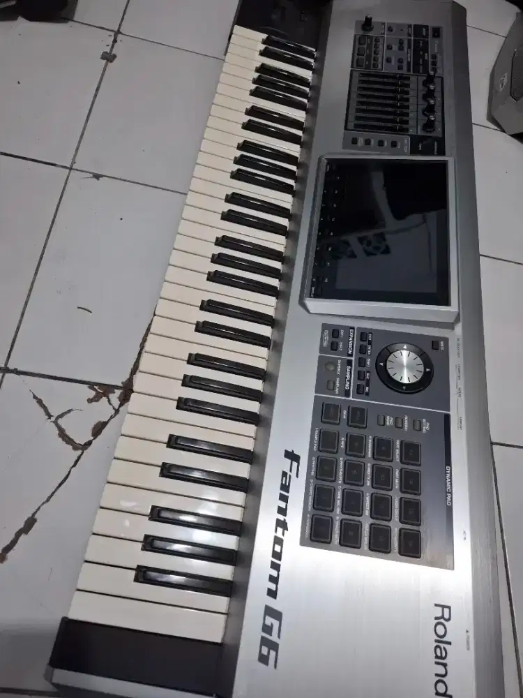Roland fantom G6