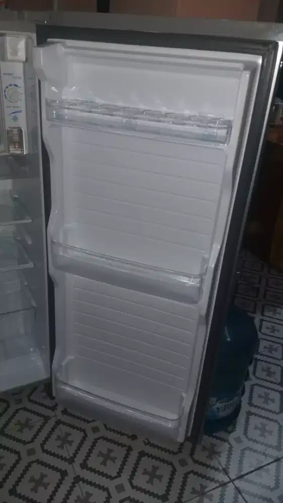 Jual apa adanya kulkas 1 pintu merk aqua