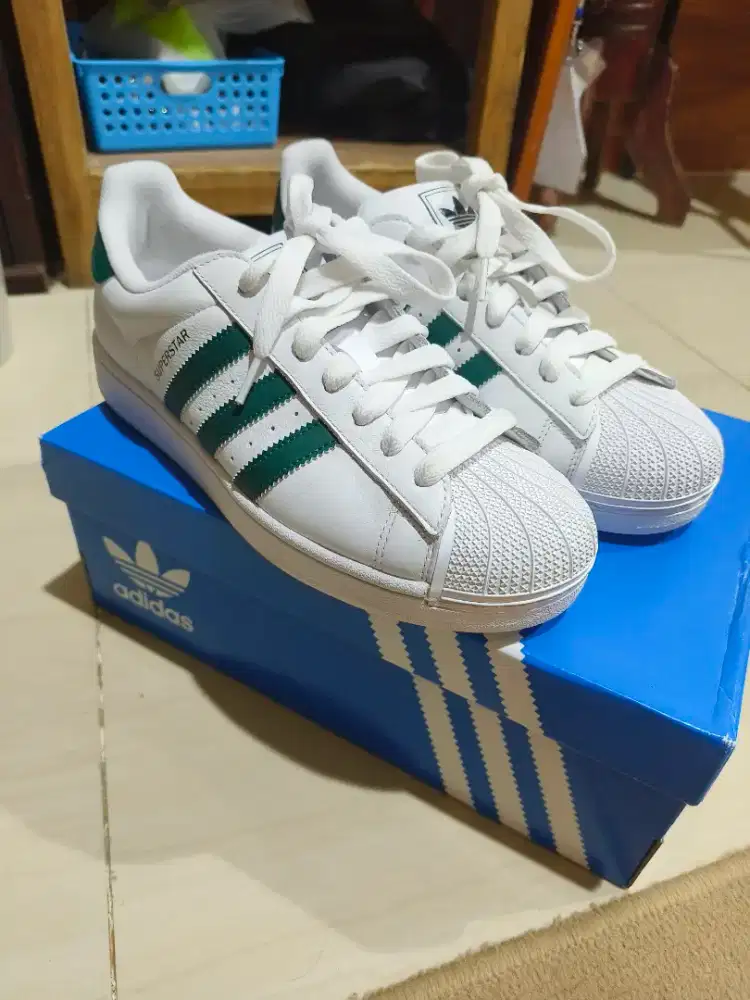 Dijual sepatu Adidas superstar original