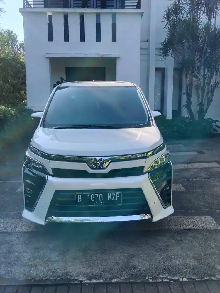 Dijual Cepat - Toyota Voxy (2021) Putih