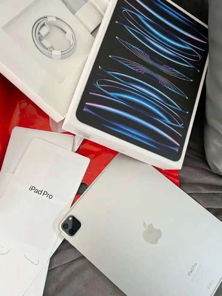 Fullset Ipad Pro M2 256Gb +Smartkeyboard