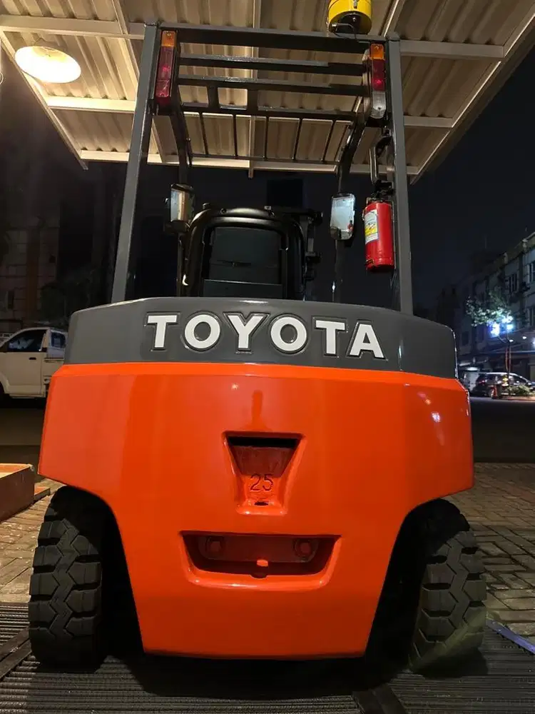 Toyota Forklift Elektrik 2,5 ton 8FBN25 Japan Excellent Condition