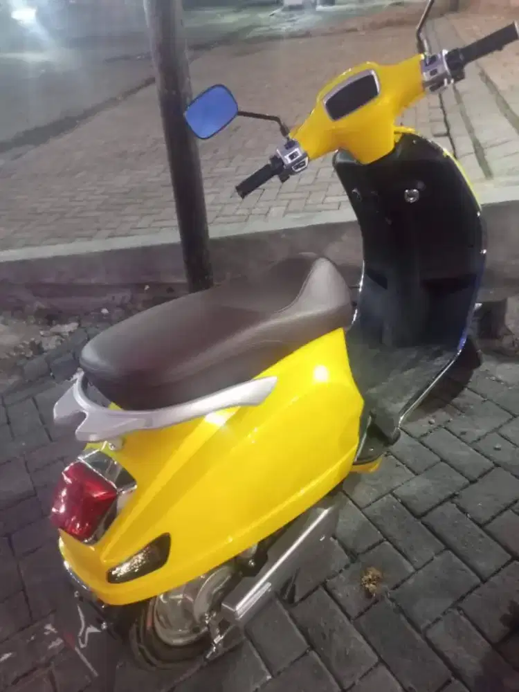 Motor Vespa listrik UWinfly T3