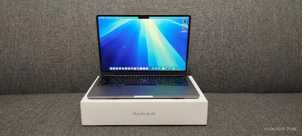 MacBook Air M2 Fullset, super mulus seperti baru