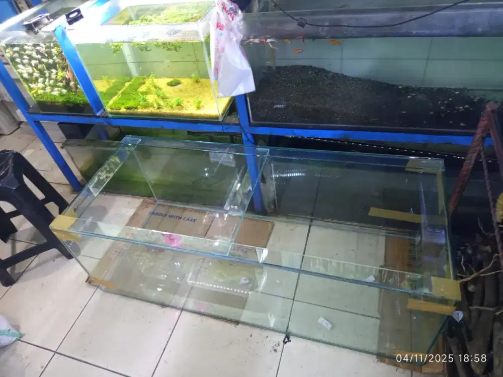 Aquarium 60x30x35 baru