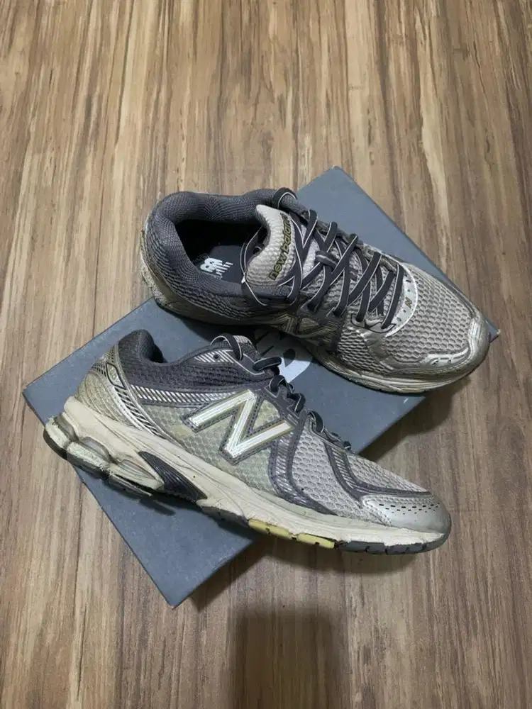 Sepatu New Balance ML860