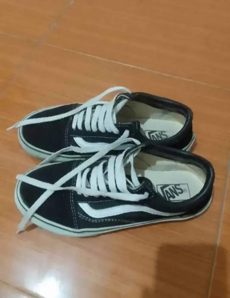 Dijual Sepatu Vans Classic Second Uk.39