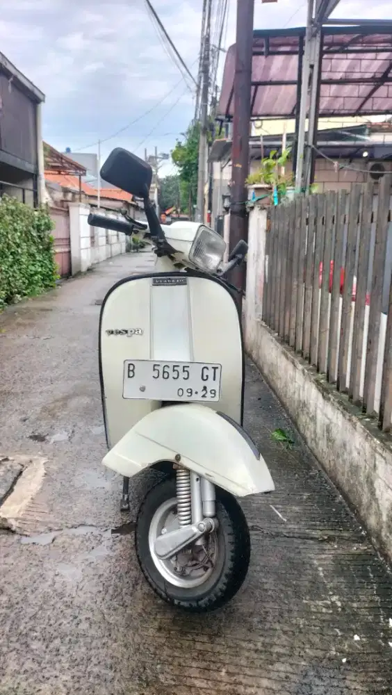 Vespa PS 83 Non Sein pajak hidup