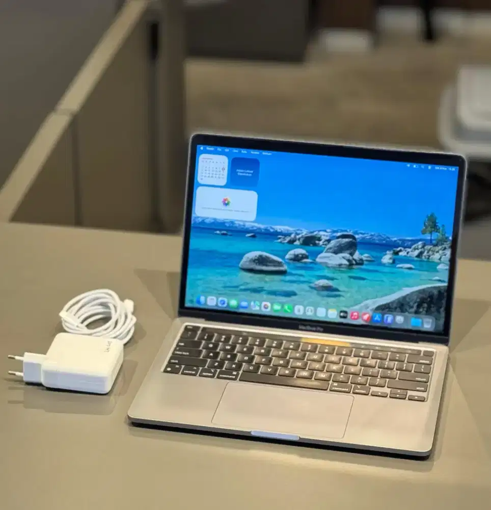 Macbook Pro M1 16/1TB iBox