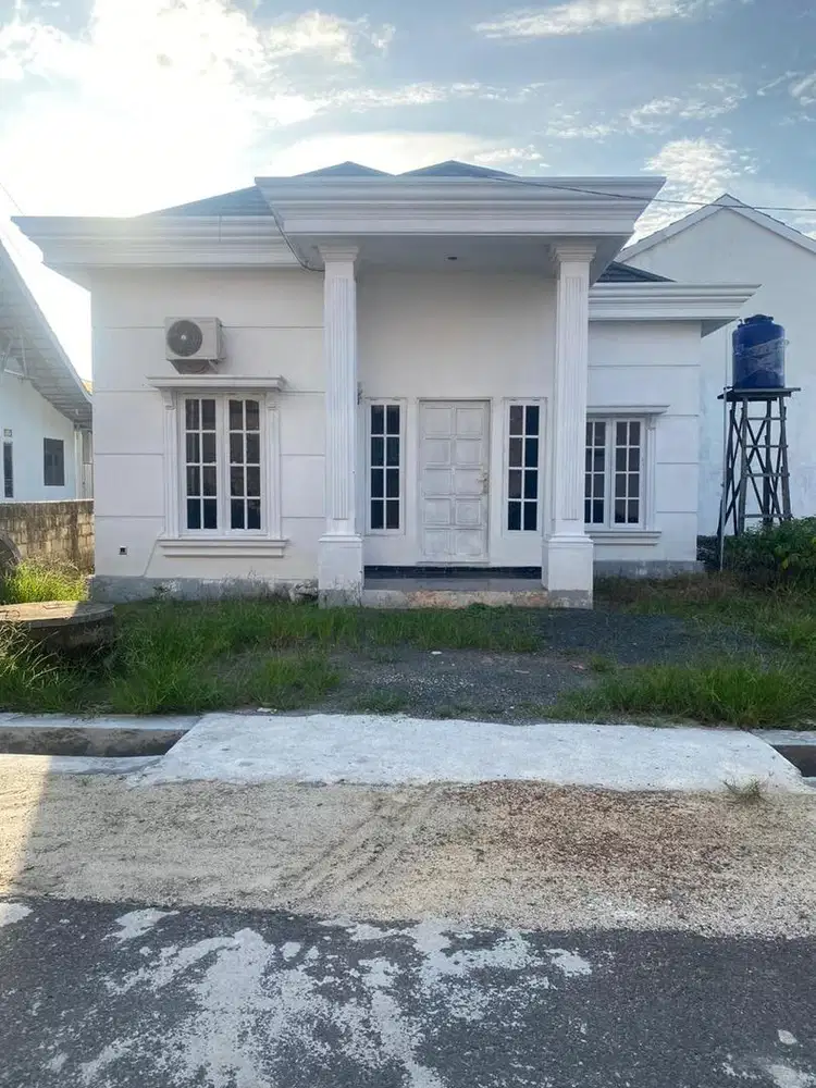 Rumah Disewakan , lokasi strategis (Rumah masih Tergolong Baru)