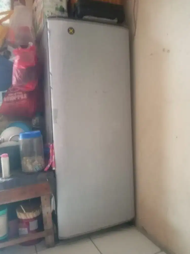 Jual aja karena ingin pindah kontrakan lagi