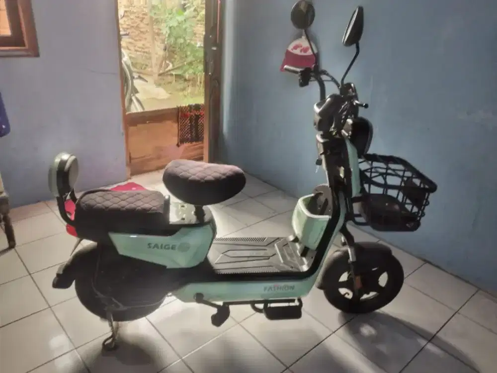 FOR SALE SEPEDA LISTRIK KONDISI MULUS