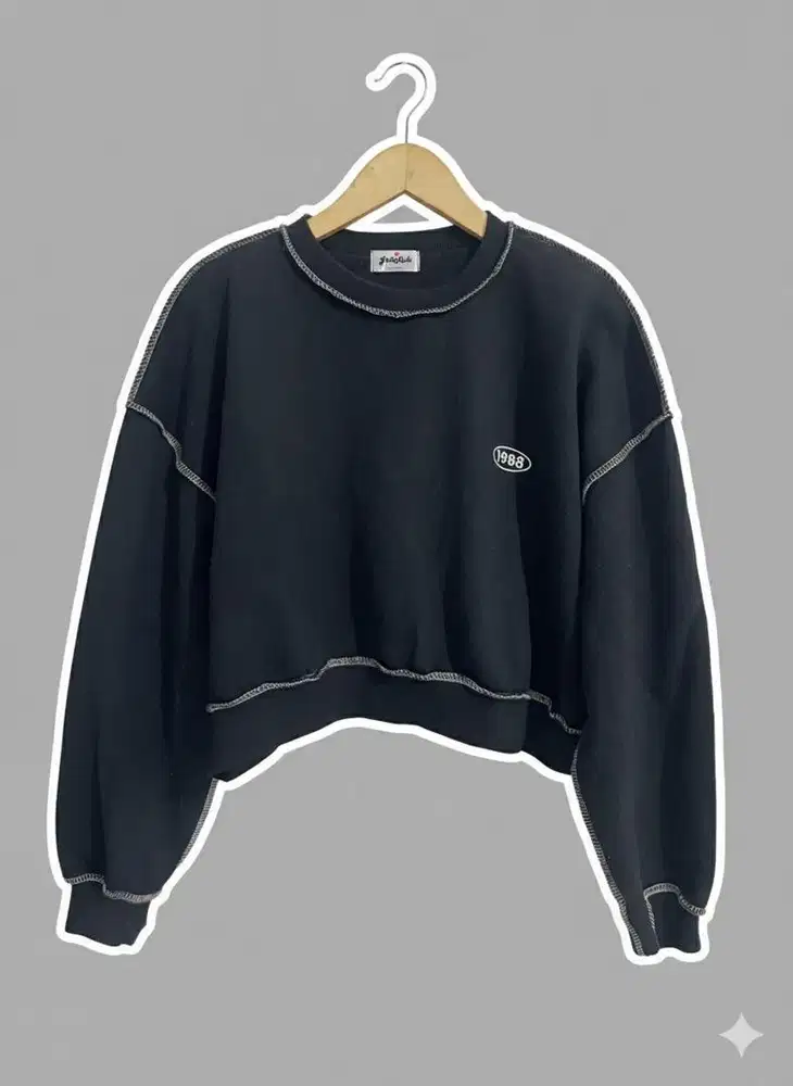 Sweatshirt Hitam “1988” Oversized Crop