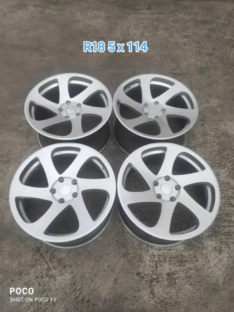 Rep 3SDM R18 pcd 5 x 114 lebar 8,5 + 9,5 offset 40